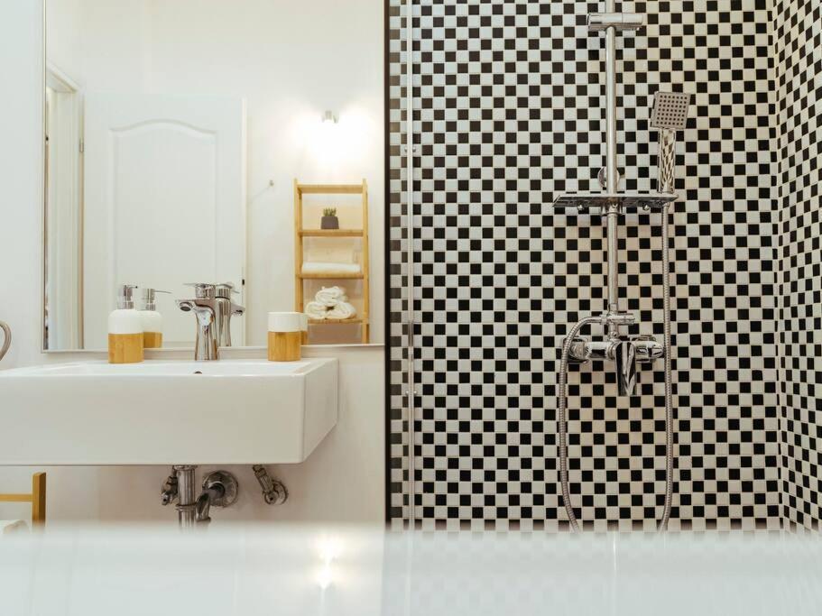 Cozy Studio Next To House Of Parliament بوخارست المظهر الخارجي الصورة
